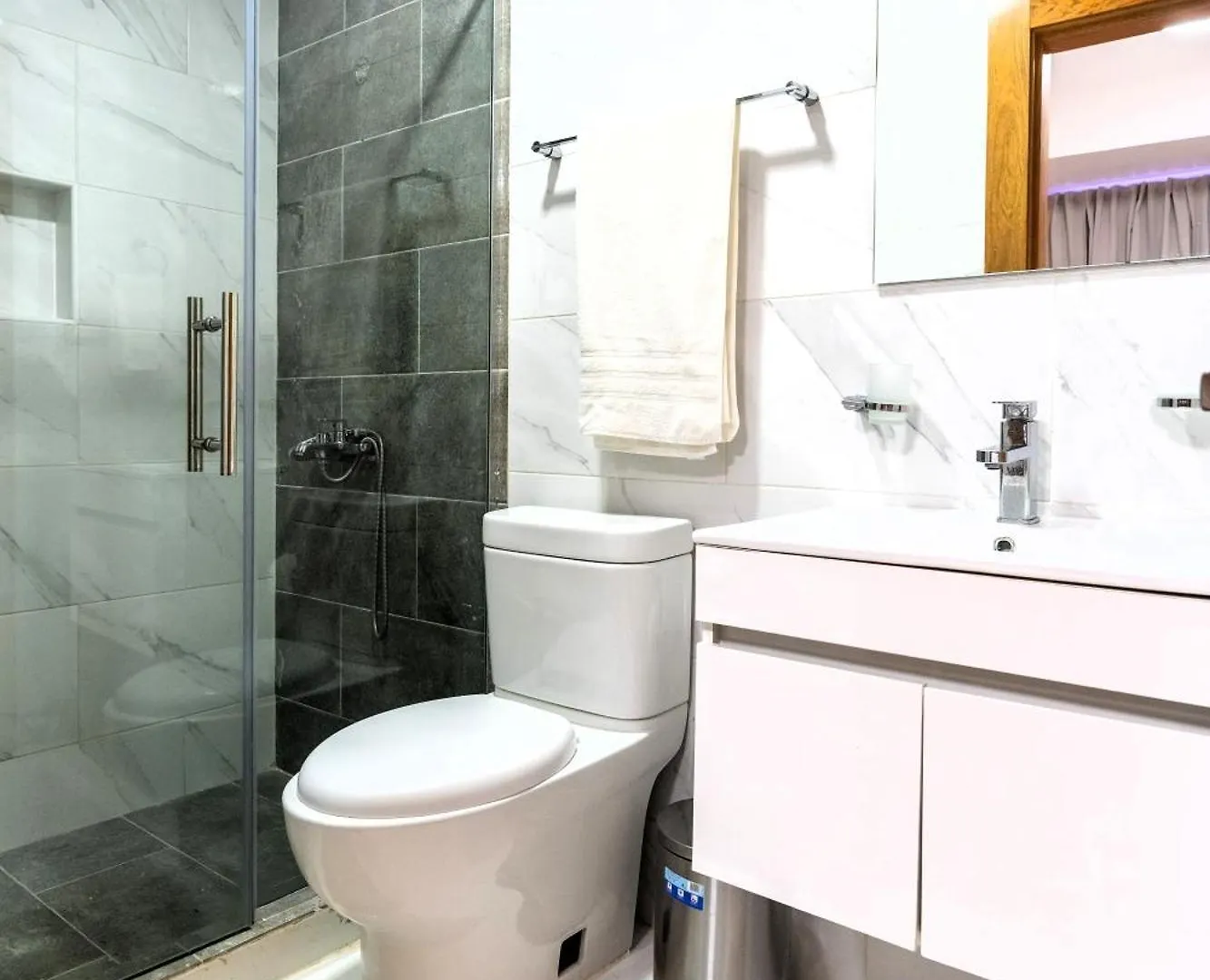 Modern Oasis Near Monument With Rooftop Bbq , Gym, And Free Parking Santiago De Los Caballeros Appartamento