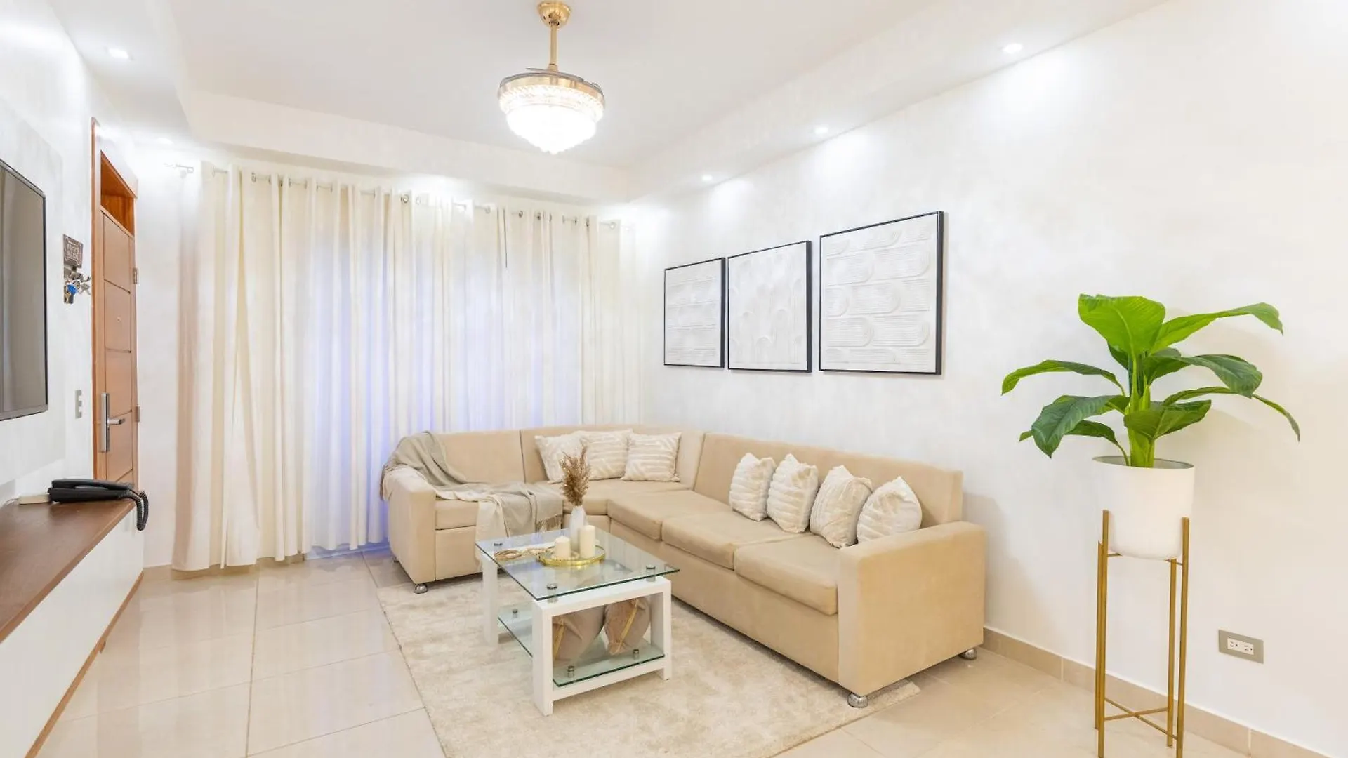 Modern Oasis Near Monument With Rooftop Bbq , Gym, And Free Parking Santiago De Los Caballeros 0*,  Dominikana